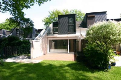Reihenendhaus in Bremen (Sebaldsbrück) zur Miete mit 4 Zimmer und 116 m² Wohnfläche. Ausstattung: Balkon, Garten, Terrasse, Parkettboden, Teppichboden, Gas.