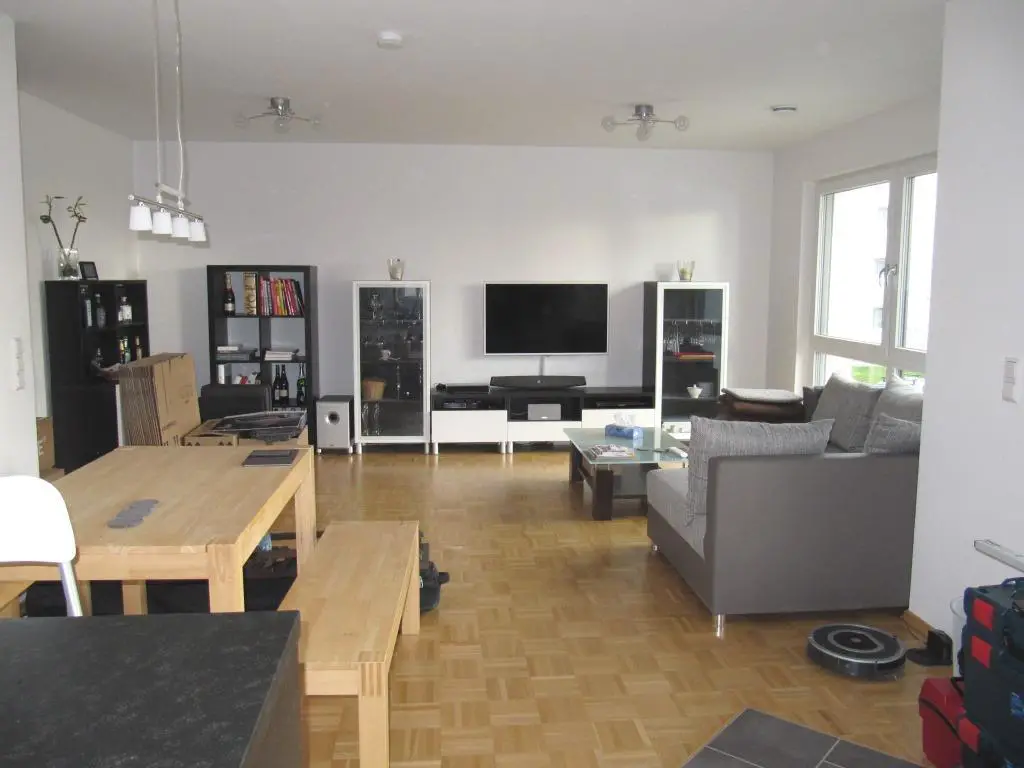 Wohn- / Essbereich -- ~ Schöne, neuwertige 3-Zimmer-Wohnung mit großem Südbalkon in bevorzugter Wohnlage in Ludwigsburg ~