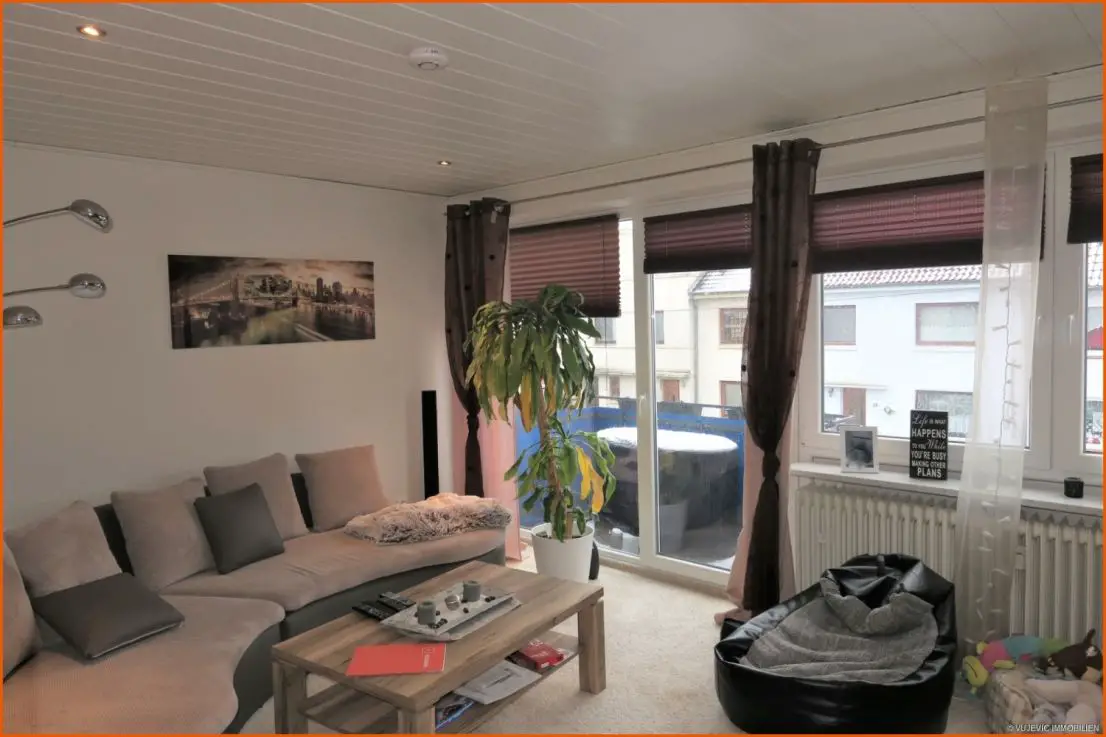 Wohnzimmer -- Moderne Eigentumswohnung im nördlichen Bremerhaven