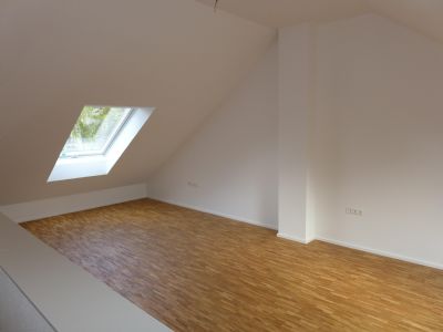 Wohnung in Düsseldorf (Unterrath) zur Miete mit 4 Zimmer und 113,7 m² Wohnfläche. Ausstattung: Parkettboden, Blockheizkraftwerk, Fernheizung, Gäste-WC, Erstbezug.