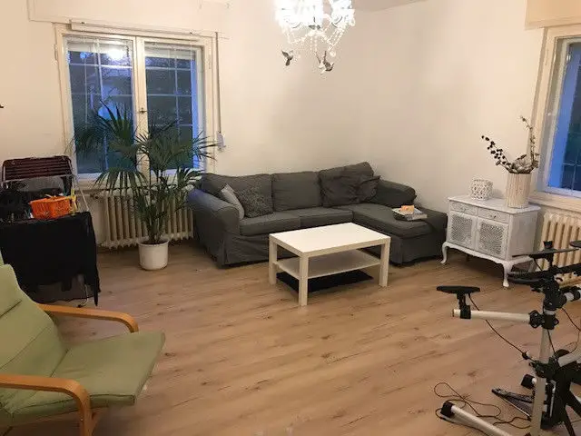 Wohnzimmer -- Schöne ruhige fünf Zimmer Wohnung in Barnim (Kreis), Rüdnitz
