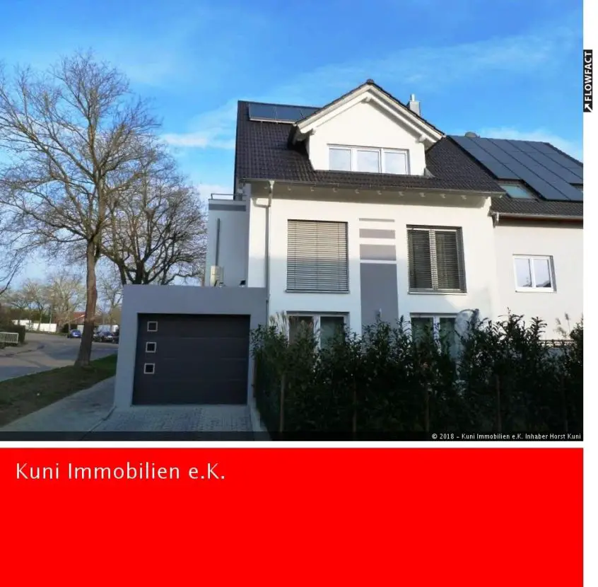 Aussenansicht -- Großzügig und modern! Neuwertiges 2-3 Familienhaus in Ludwigsburg. Hauptwohnung frei!!!