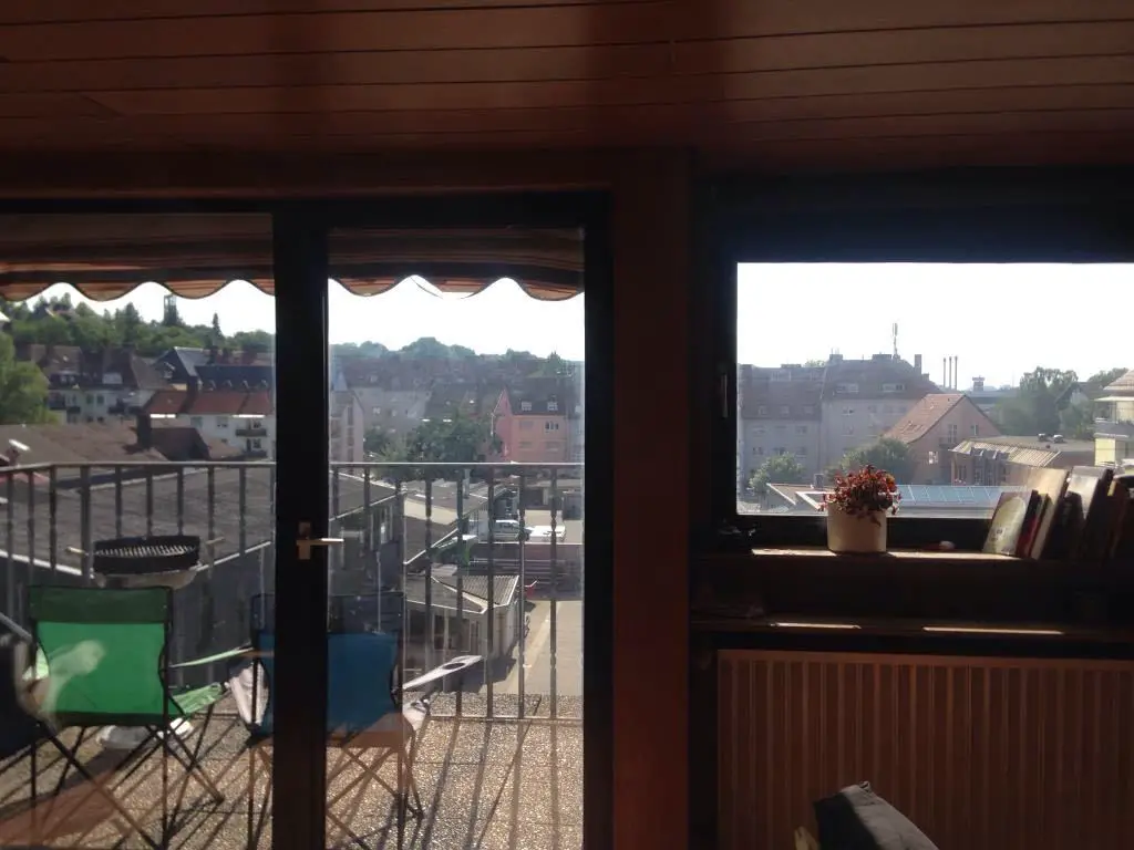 Blick auf die Dachterasse -- Drei Zimmer Wohnung in Stadtverband Saarbrücken (Kreis), Saarbrücken