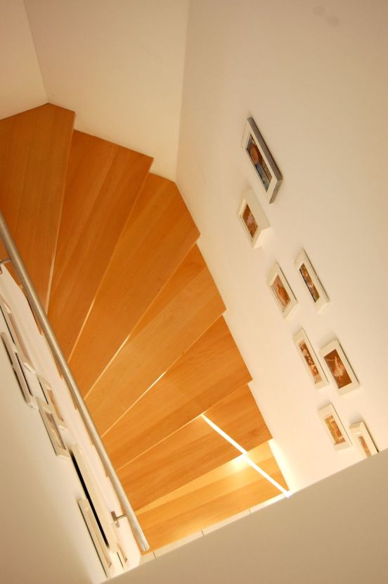 Treppenaufgang zu Schlafzimmer -- Schöne DHH mit fünf Zimmern in Münster am Düesbergweg