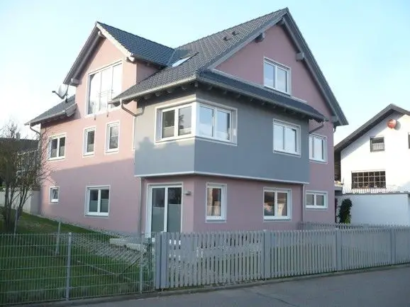 Haus_Strassenansicht -- Attraktive Neubauwohnung zu vermieten
