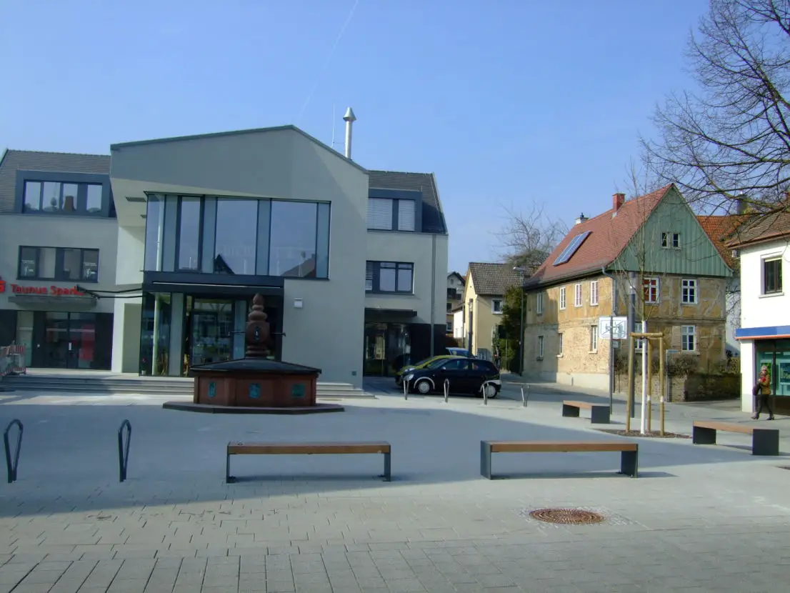 Hausansicht -- Elegante 2 Zimmer-Wohnung in Kronberg-Oberhöchstadt