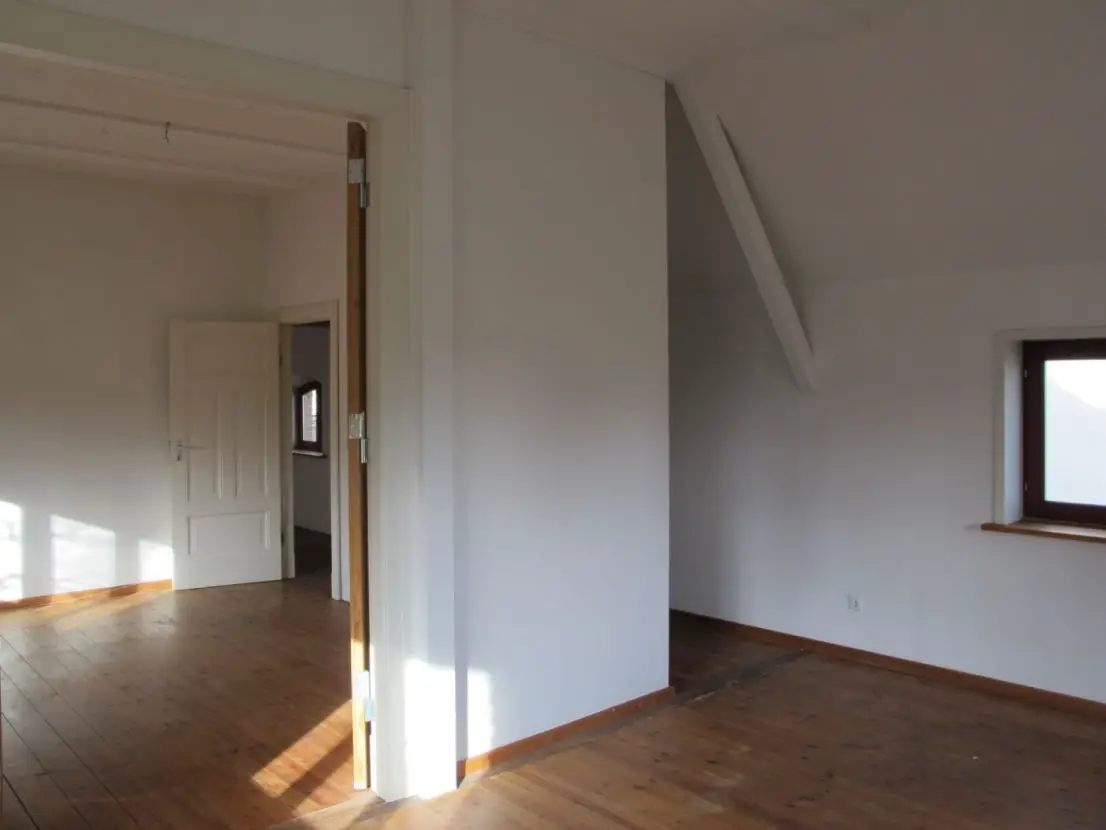 Wohnung 3A Bild 3 -- Auf Künstlerhof gelegene Doppelhaushälfte in restaurierter ehemaliger Remise