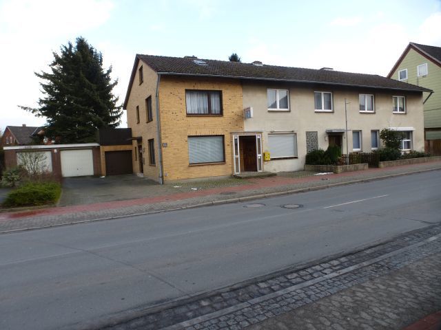 8863071 -- Einfamilien-Doppelhaushälfte, Nebengebäude mit Garage im Klosterflecken Ebstorf
