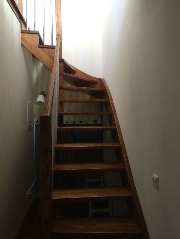 Treppe -- 4-Zimmer Maisonettewohnung am Volksgarten