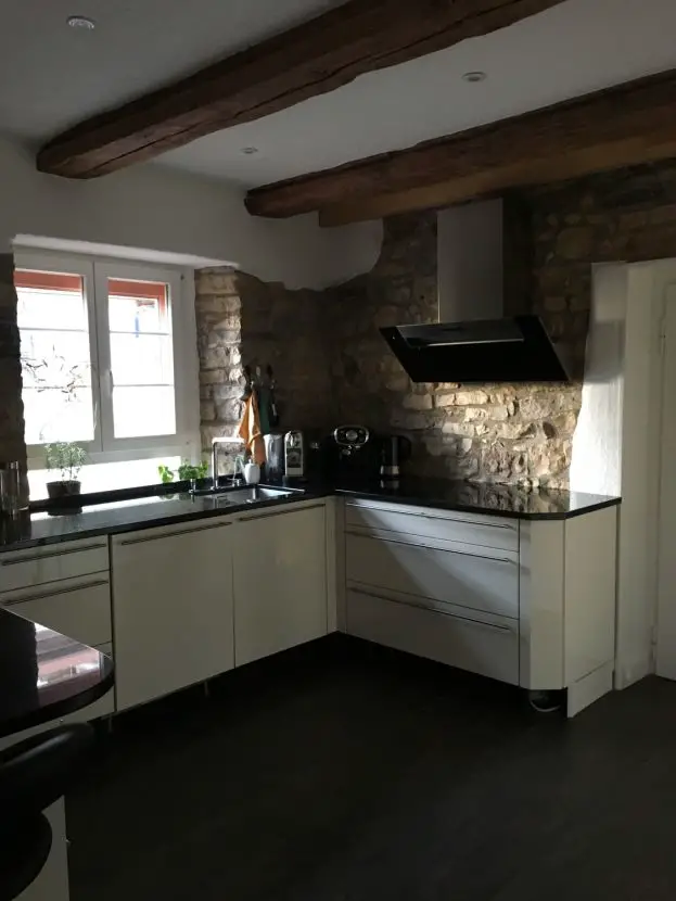 Küche -- Sonniges renoviertes Bauernhaus in Rheinfelden- Adelhausen für ein Jahr zu vermieten