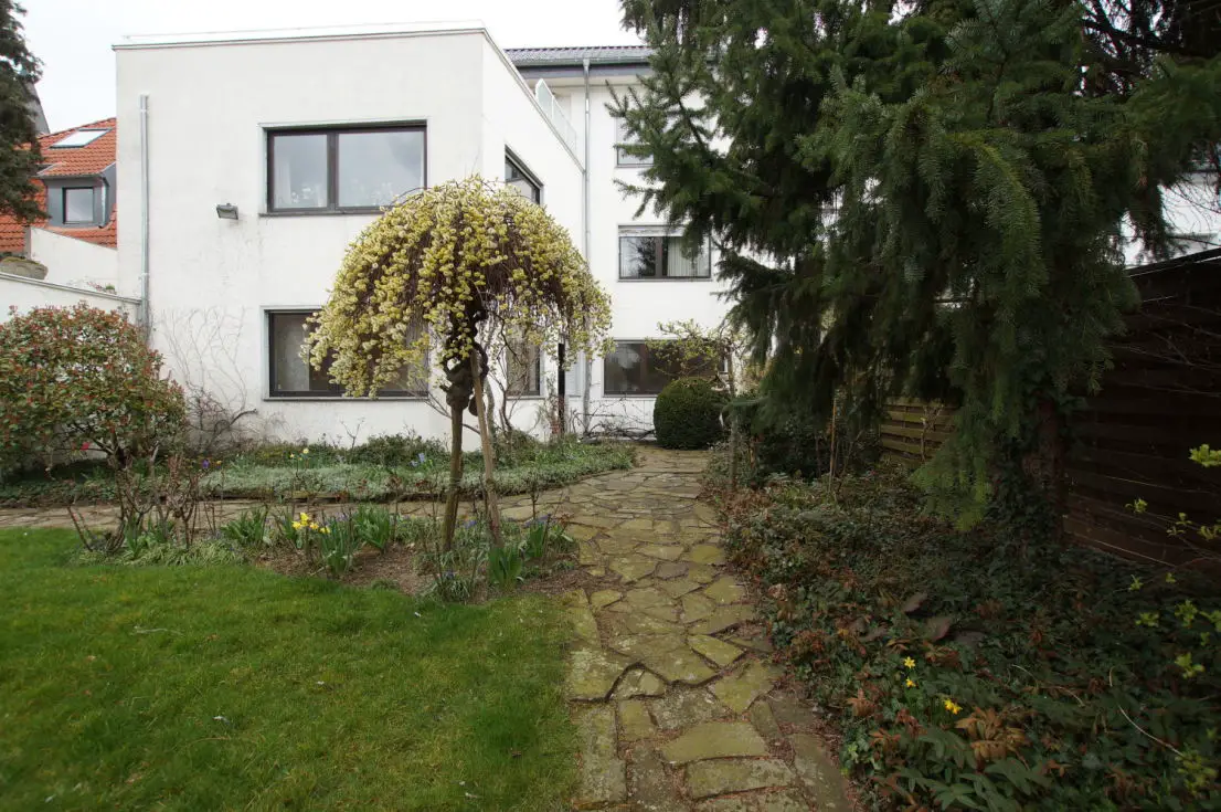 Gartenansicht -- Schöne, ruhige Wohnung mit fantastischem Garten im Zentrum von Euskirchen