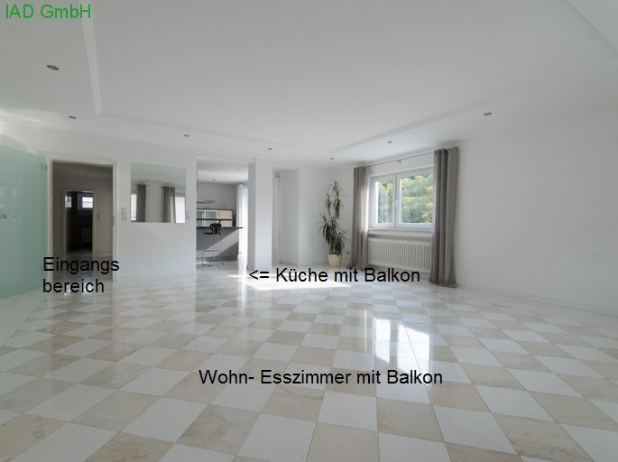 Wohn Esszimmer mit Balkon -- AUßERGEWOEHNLICH: 4 Z / 2 TGLB / EBK, 3 Balk. mit Fernblick, Garage, Stellpl., KEIN AUFZUG