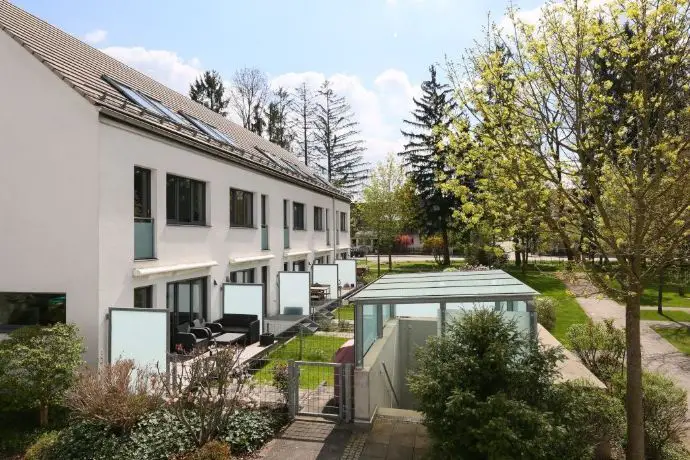 3 -- Ruhige Lage, ideal für Familien Haus in München, Bogenhausen