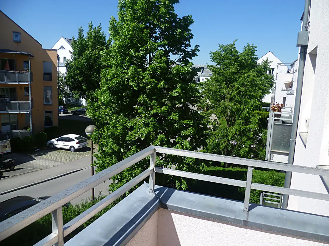 Balkon -- Schöne 1ZKB-Wohnung in Königsbrunn Nähe Ilsesee