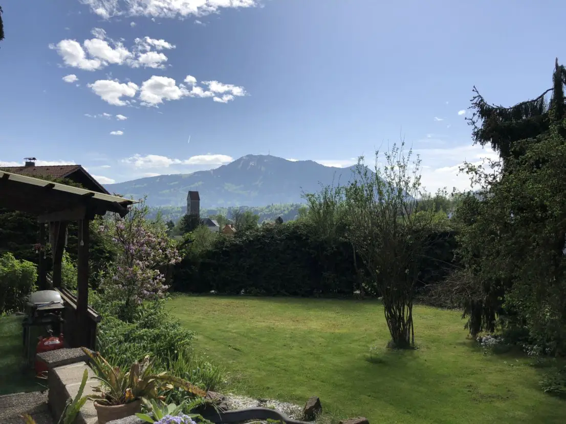 Grüntenblick -- Einfamilienhaus in Top Lage mit wunderschönem Garten und Bergsicht im Allgäu