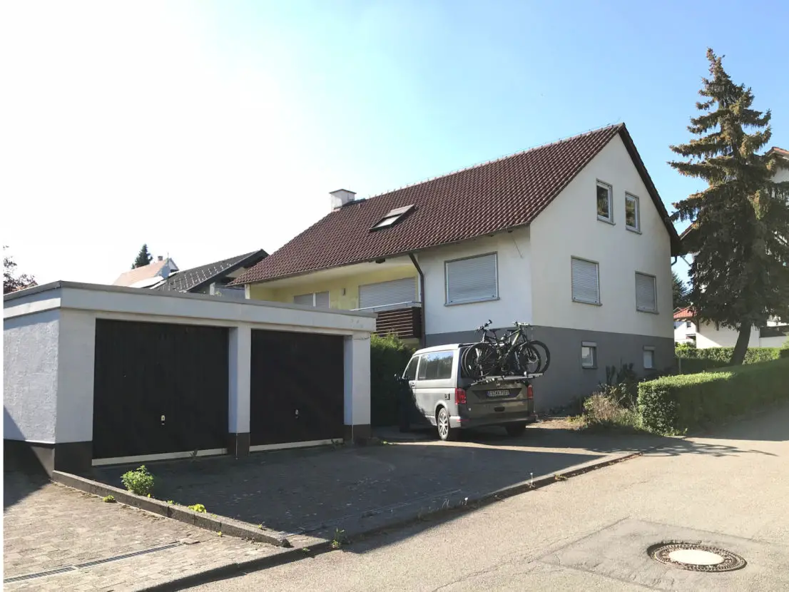 Hausansicht -- Schönes Haus mit neun Zimmern in Reutlingen (Kreis), Grabenstetten