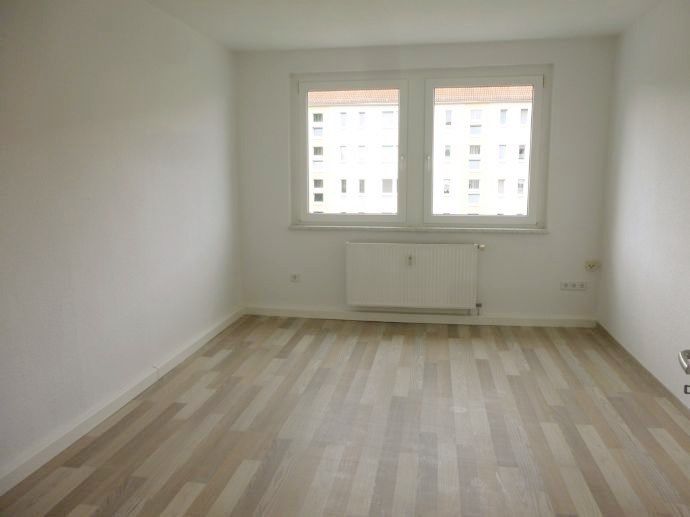 Wohnzimmer -- **Hier haben wir für Sie renoviert! - Neustadt II Lauchhammer**