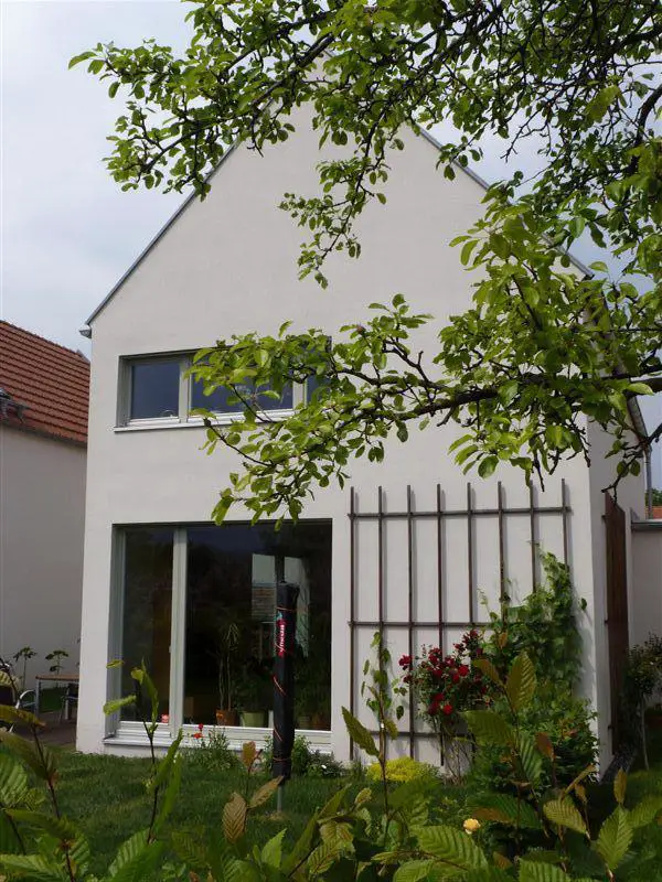 Hausansicht -- Besonderes Wohnen im Einfamilienhaus mit Elbblick in Radebeul-Altkötzschenbroda