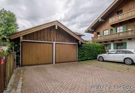 Garage -- Reichersbeuern: Naturnah und doch zentral: Gemütliche 3,5-Zimmerwohnung mit Garage und Stellplatz