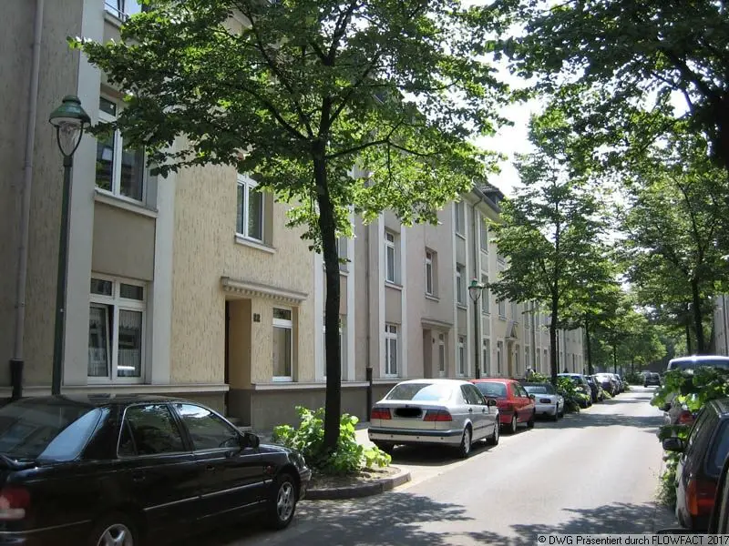 Büngerstraße -- Großzügige 2-Zimmer-Wohnung mit Balkon in ruhiger Lage