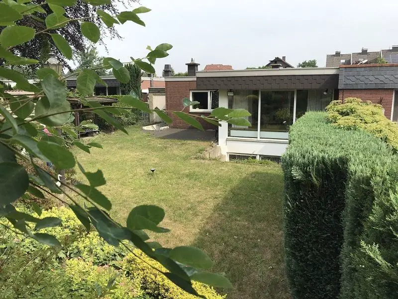 GIT1092_1_Ansicht_Garten -- Großzügiger Bungalow in Toplage von Dorsten mit Kaufgrundstück