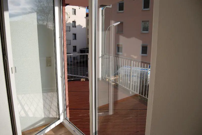 Balkon -- Attraktive, helle 3-Zimmerwohnung in Würzburg/Grombühl mit beständigem Mietverhältnis