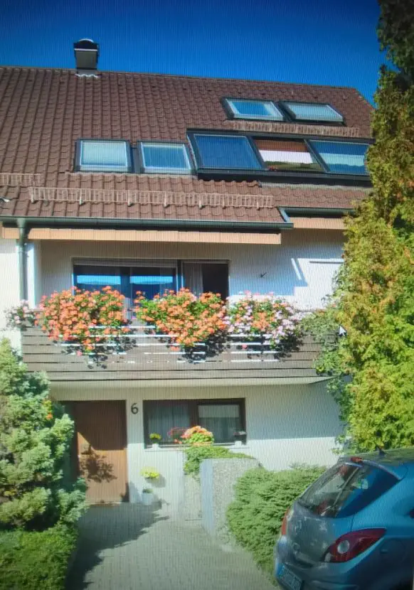 Haus -- Wunderschöne zweieinhalb Zimmer Wohnung in Leonberg-Gebersheim