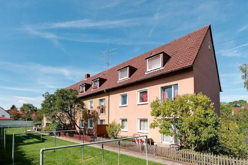 200 AUSSENANSICHTEN -- Interessante 3- Zimmer- Wohnung: Für Se modernisiert !