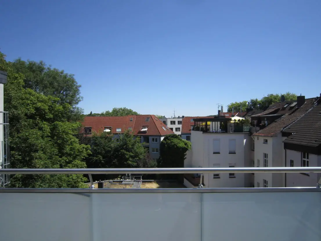 Blick vom Balkon -- Erstbezug: exklusive Dachgeschoss-Wohnung mit Balkon in direkter Nähe zum Phoenixsee