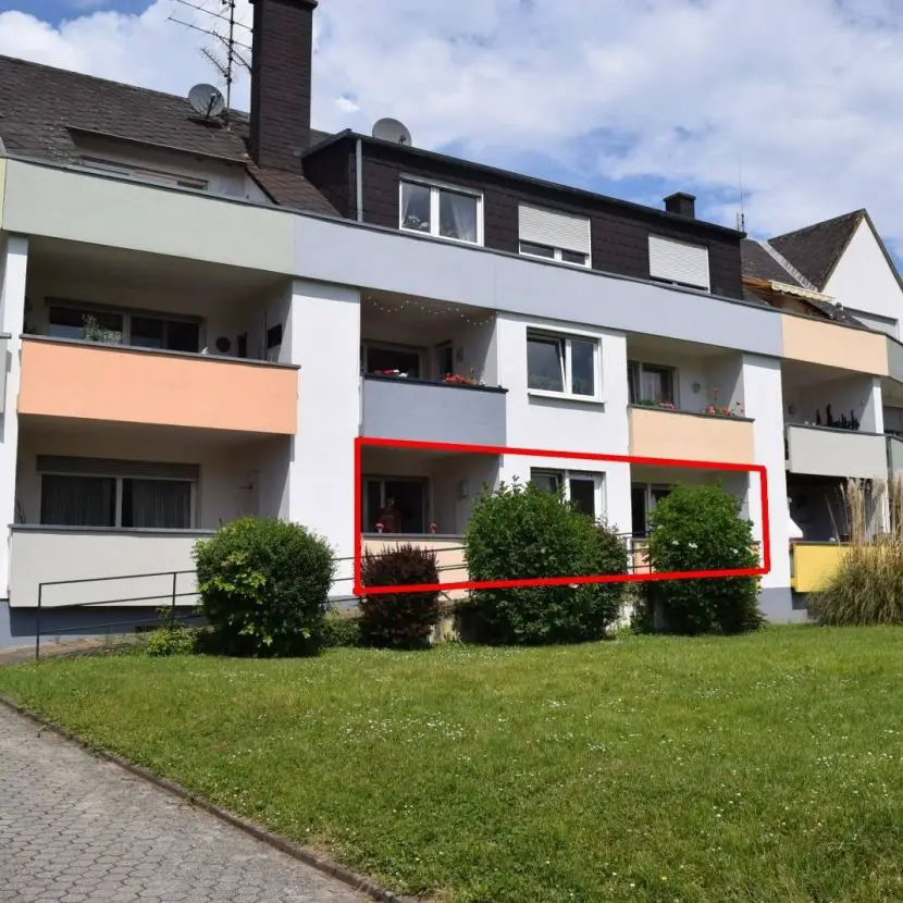 Ansicht_Quadrat -- Barierrefreie 3-Zimmer-Wohnung mit Balkon im Herzen von Pfalzel