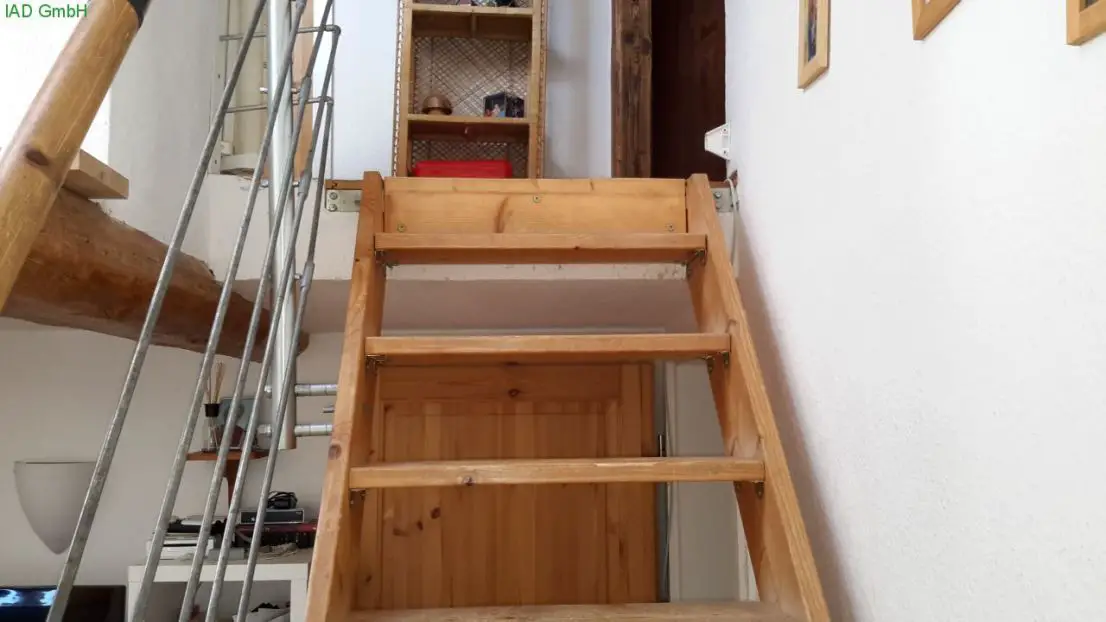 Treppenaufgang  -- Schön ausgebaute 6 Zi-Wohnung im Fachwerkhaus in Salzgitter-Gehardtshagen