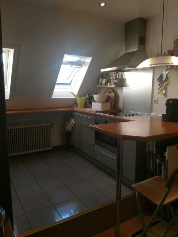 Küche -- Maisonette-Wohnung mit EBK in Pempelfort