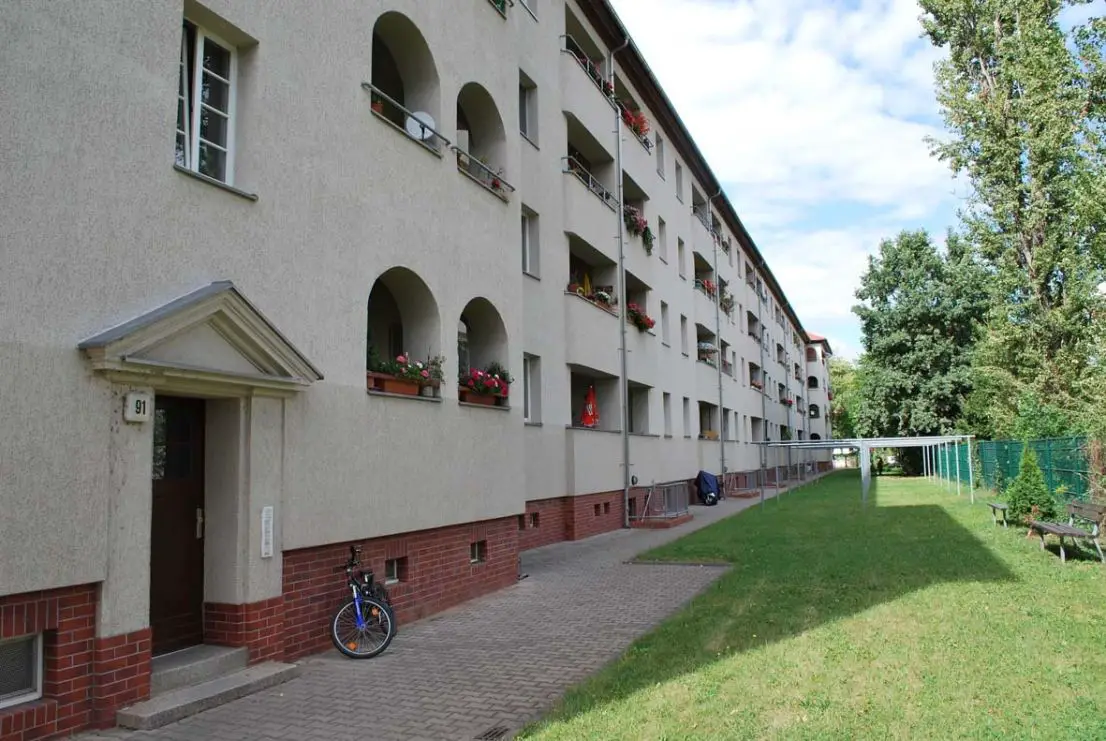 Gebäudeansicht --  3-Raum-Wohnung in Plagwitz - Nähe Weiße Elster