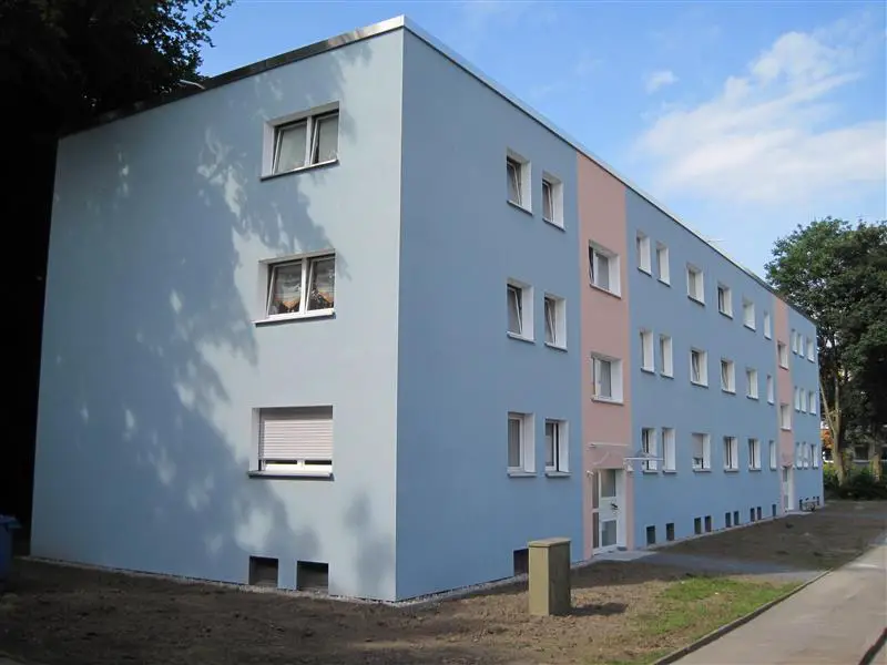 200 AUSSENANSICHTEN -- Schicke Wohnung in gepflegtem Mehrfamilienhaus sucht Mieter!