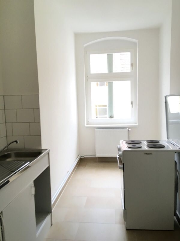 Küche (a) -- KEINE MASSENBESICHTIGUNG - Schöne 2 Zimmer Wohnung in Herzen von Berlin-Wedding