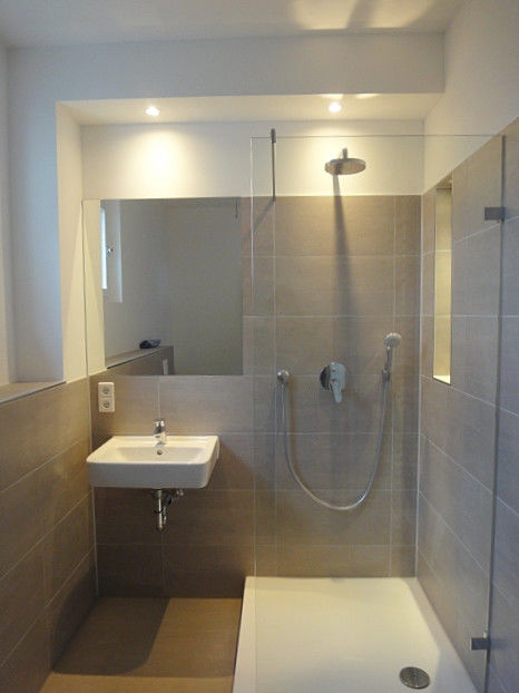 Badezimmer mit Dusche -- Beste Citylage - 1 Zi.Appartement mit Balkon - Top saniert!