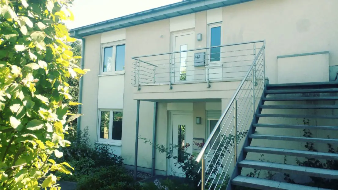 Hausansicht -- Schöne, großzügige 4-Zimmer-Wohnung mit Garten in Bad Godesberg-Schweinheim