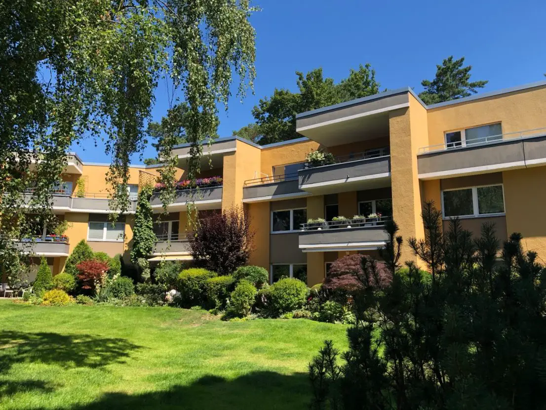 Gartenansicht -- Traumhaft ruhig und schön gelegene, große 2-Zimmer Wohnung in Nikolassee (Zehlendorf)