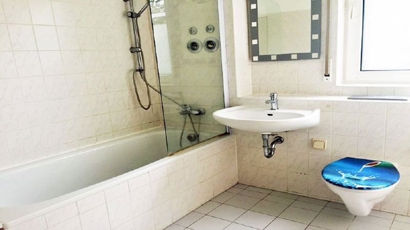 Badezimmer -- vermietetes"Schmuckstück" aus Eigenbestand