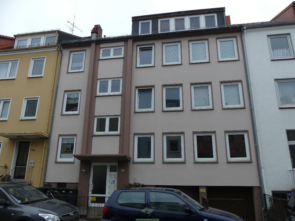 Gebäudeansicht -- Zwei-Zimmer-Wohnung mit Balkon in Findorff