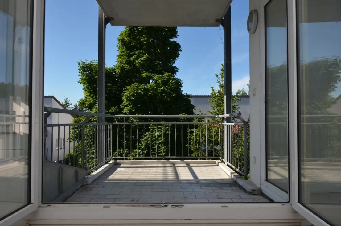 Balkon -- Attraktive 3-Zimmerwohnung im nördlichen Umland nahe Berlins mit Südbalkon zu verkaufen