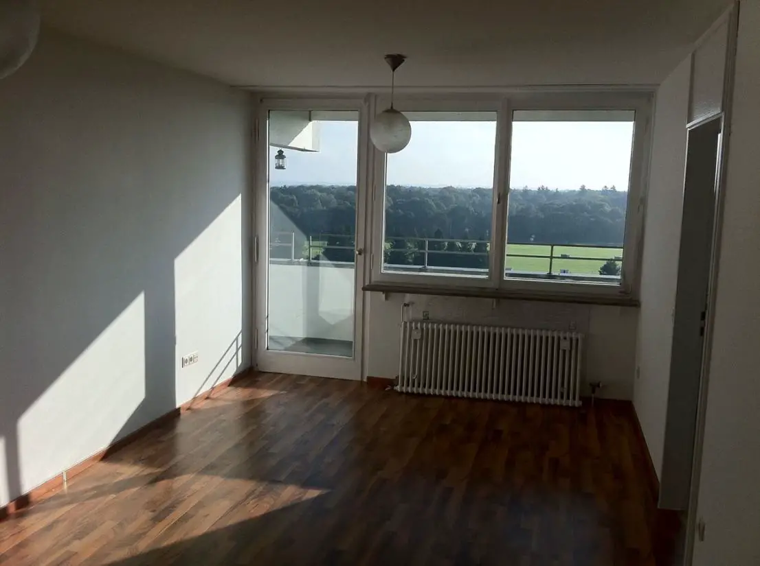 Wohnzimmer -- Augsburg-Haunstetten, schöne 2 ZKB mit Balkon.