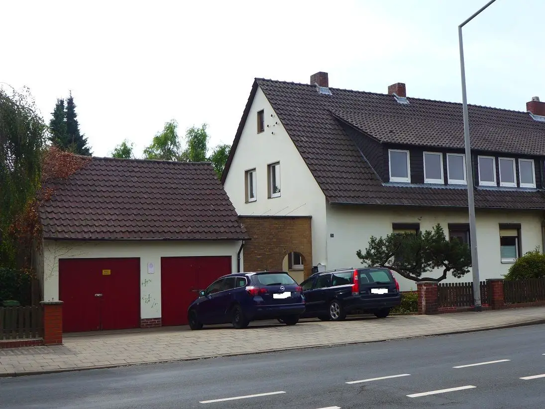 Hausansicht -- Helle, sanierte 3-Zimmer Eigentumswohnung in Braunschweig-Volkmarode