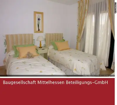 Etagenwohnung in Bonn (Beuel) zum Kauf mit 3 Zimmer und 67 m² Wohnfläche. Ausstattung: Zentralheizung, Bad mit Dusche, Kelleranteil.