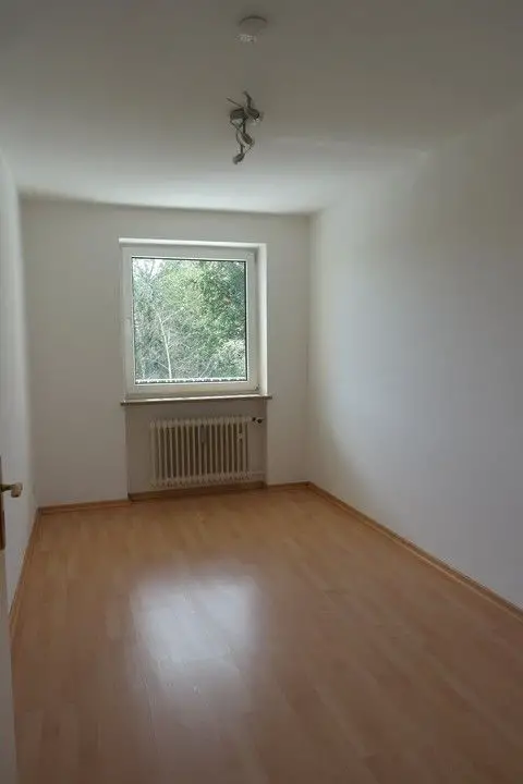 Kind -- geräumige 3 Zimmer Wohnung in Schwabing Nord/Milbertshofen