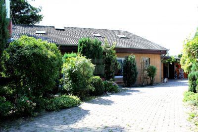 Einfamilienhaus in Hannover (Waldheim) zum Kauf mit 6 Zimmer, 201 m² Wohnfläche und 585 m² Grundstück. Ausstattung: Garten, Terrasse.