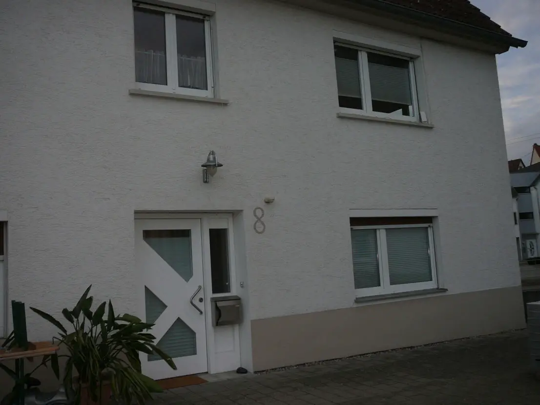 P1080963 -- Haus zu Vermieten in Eutingen