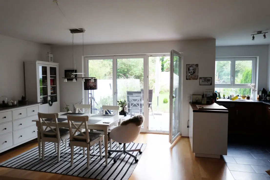 Wohnzimmer / Küche -- 2-Zi-Wohnung in BESTLAGE