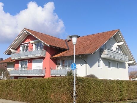Hausansicht -- Gepflegte 3-Zimmer-Eigentumswohnung in 94124 Büchlberg