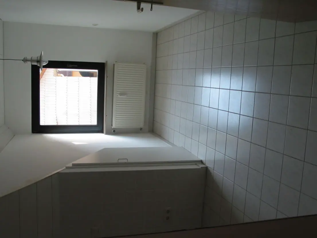 1000076_IMG -- Vollständig renovierte 2-Zimmer-DG-Wohnung mit Dachterasse in Reichelsheim (Odenwald)